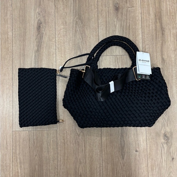 Ahdorned lily woven neoprene tote with pouch - Picture 6 of 10